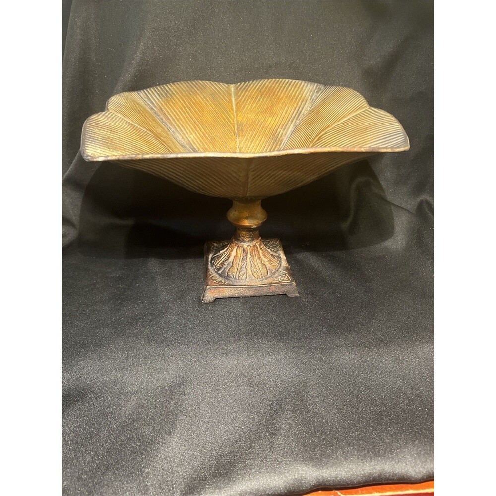 Vintage Metal Vase, Bowl or Planter Leaf Ribbed Design Beautiful Palm Tree Look